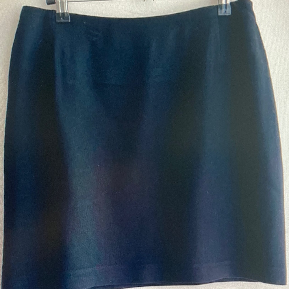 Essential Navy Pencil Skirt — Streamlined Workwear